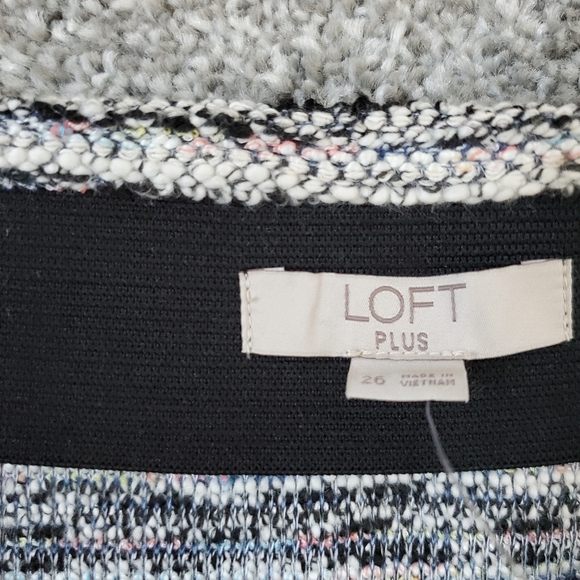 LOFT plus textured boucle knit flare skirt, 26,… - Picture 6 of 9
